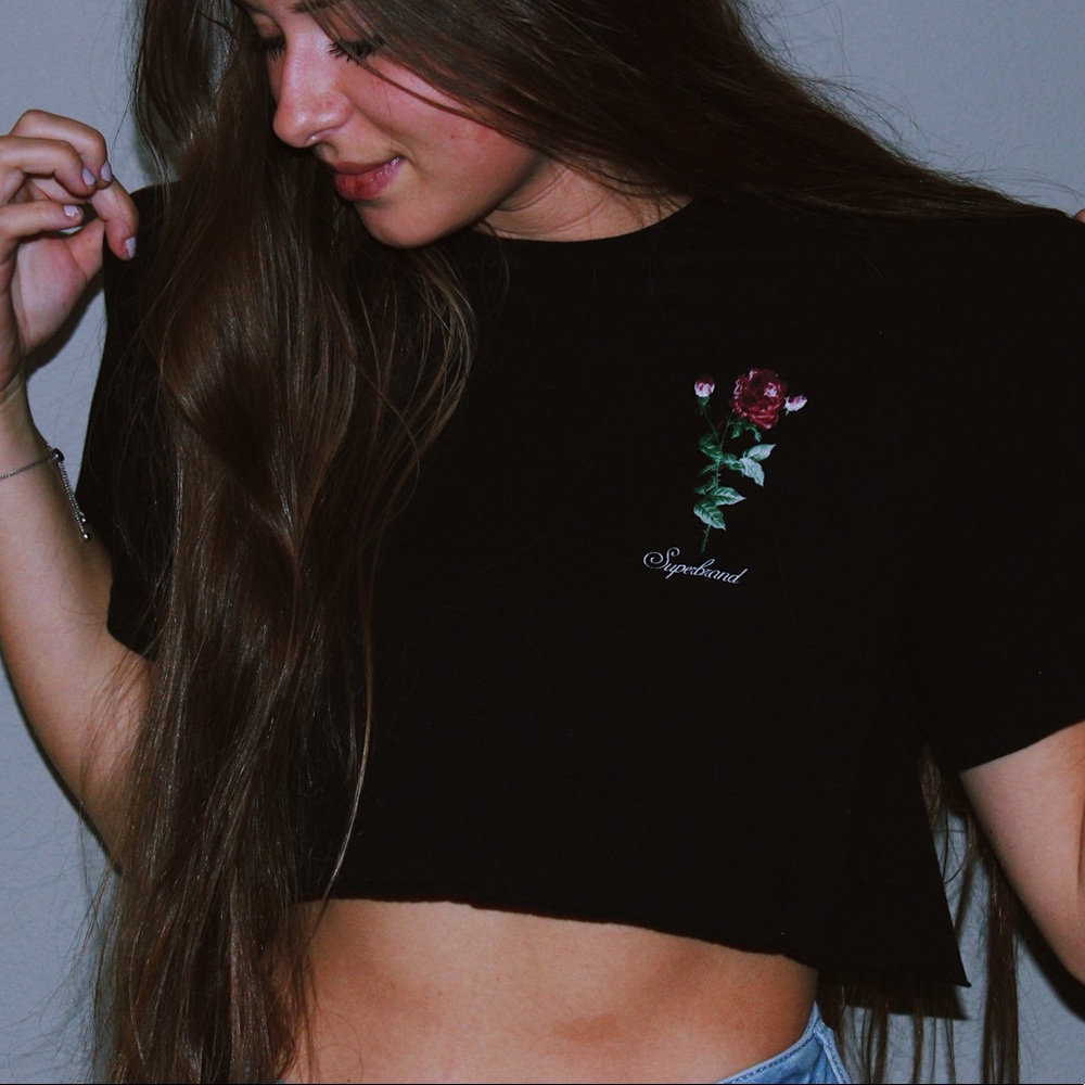 Black rose crop top